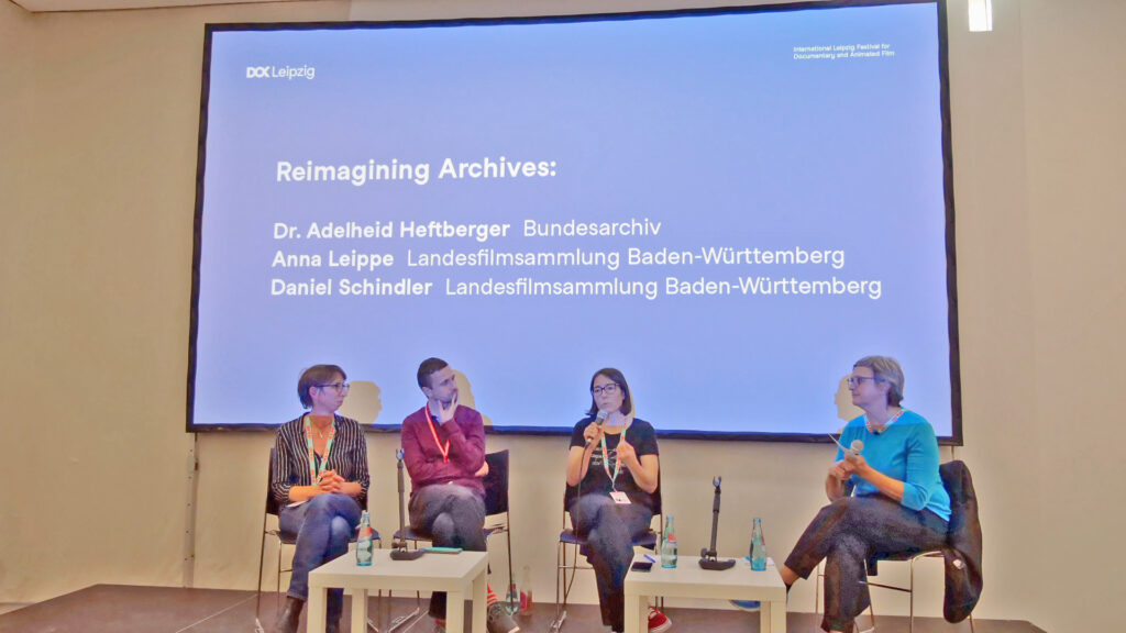 Anna Leippe, Daniel Artur Schindler und Dr. Adelheid Heftberger im Gespräch mit Monika Preischl. Foto: Christine Schäfer.